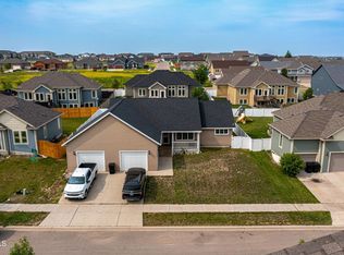 3328 30th St W, Williston, ND 58801