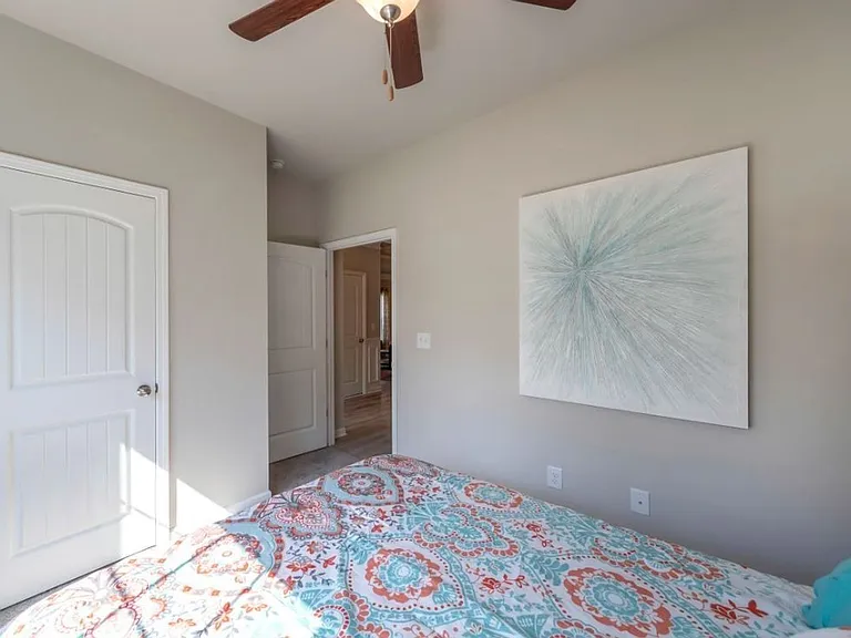825 Lottie St — Photo 5