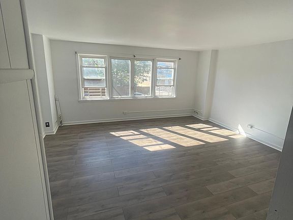 4th image of 230 Buttrick Ave