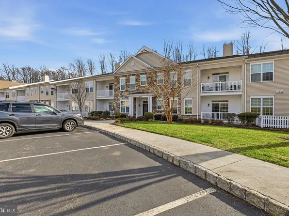 5217 Poplar St, Garnet Valley, PA 19060