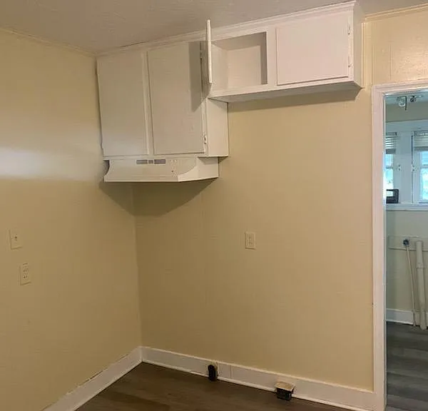 2418 Avenue H — Photo 9