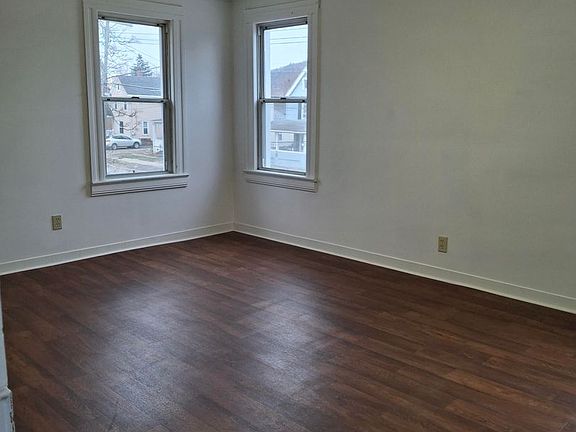 4th image of 246 Lynwood Ave