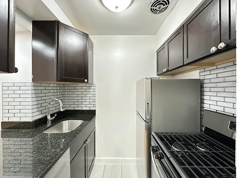 6830 N Sheridan Rd #264 — Photo 5