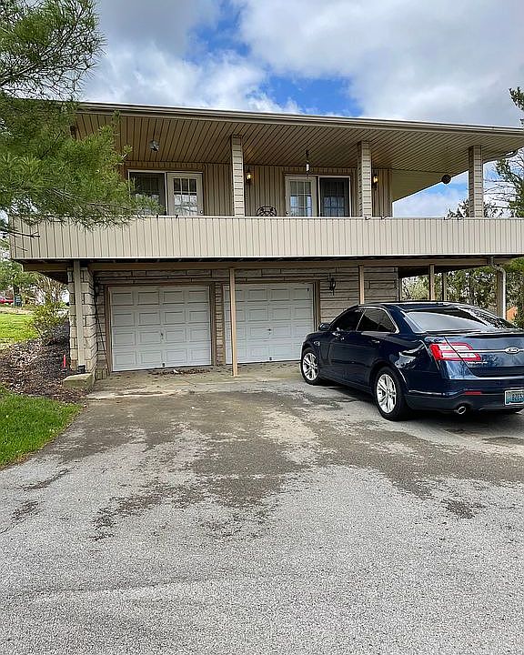 2nd image of 125 Adams Ln
