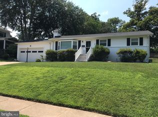 2048 Haycock Rd, Falls Church, VA