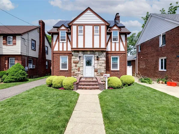 216 Willets Avenue, West Hempstead, NY 11552