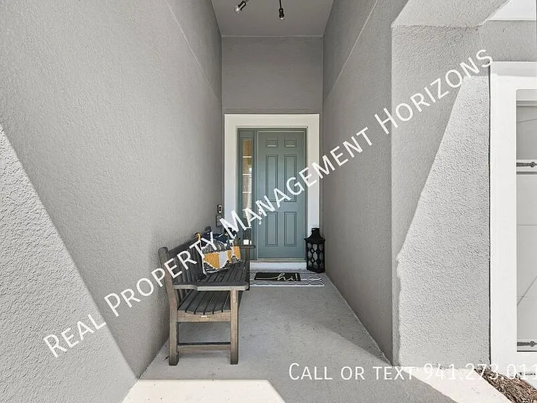 4430 Pond Brook Ct — Photo 3