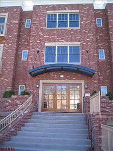2nd image of 211 N Taylor Ave #2S