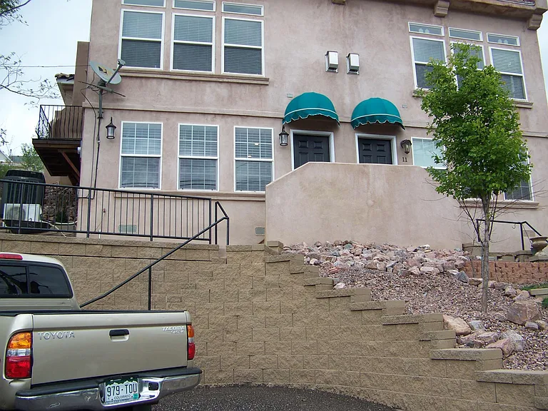 2601 W Pikes Peak Ave #11 — Photo 10