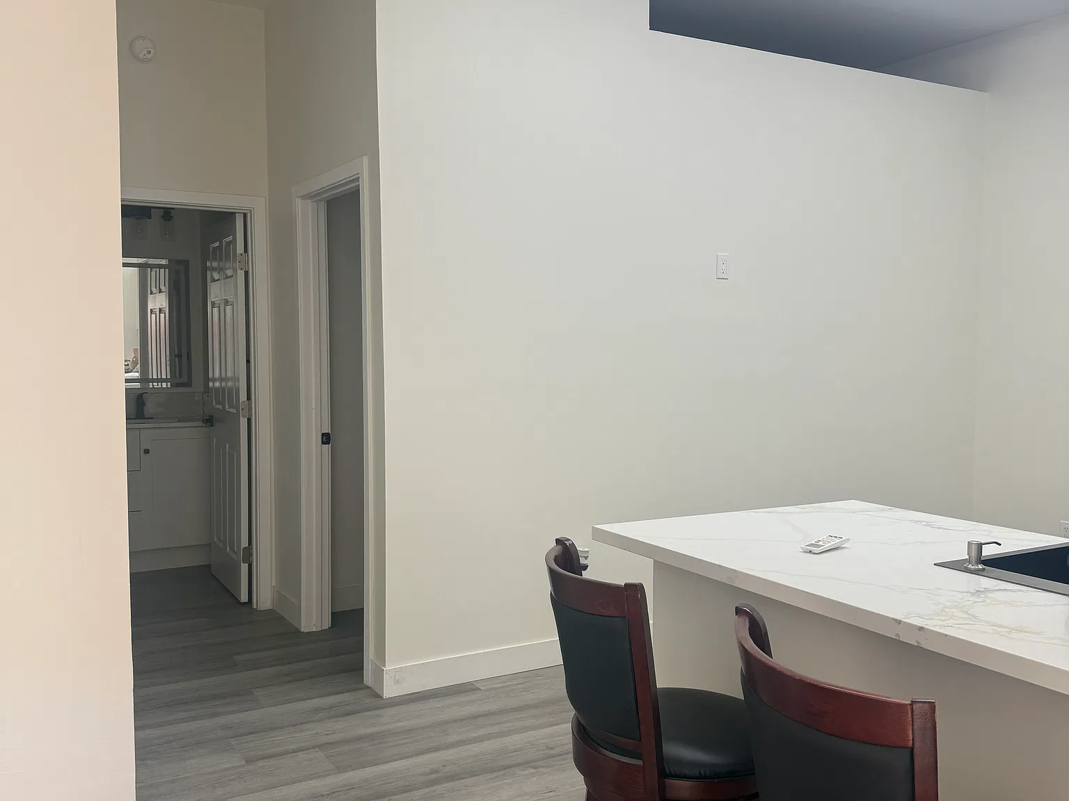 2 bed, 650 sqft, $2,000 — Photo 3