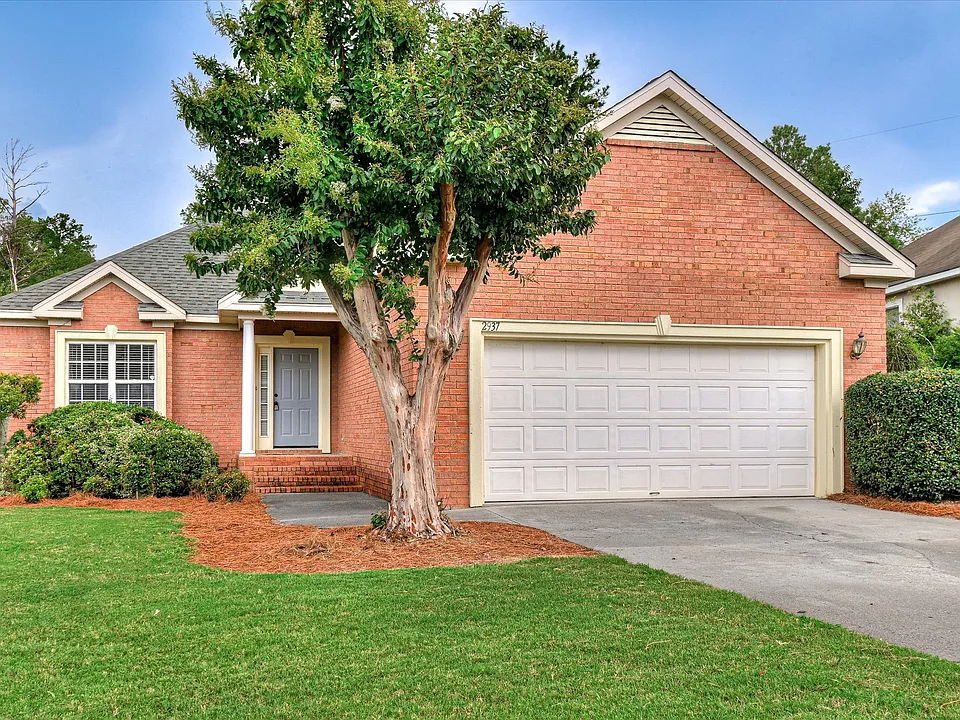 2937 Hillcreek Dr