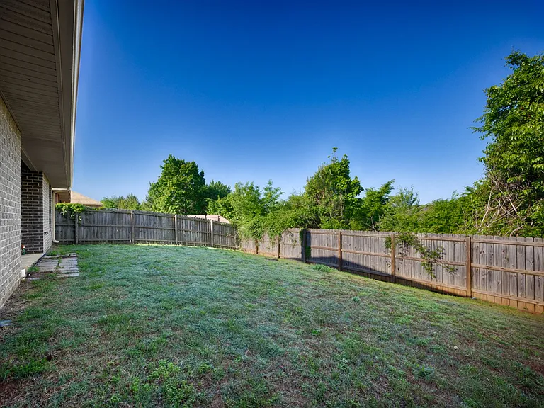 130 Tybee Dr — Photo 37