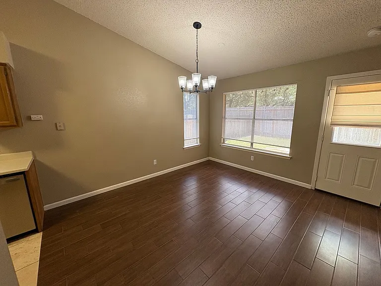 2902 Sabinal Trl — Photo 9