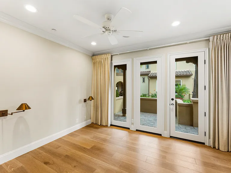 21261 Baeza Cir — Photo 33