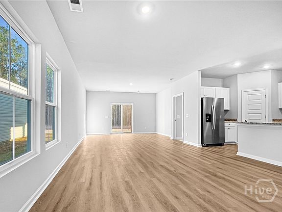5th image of 120 Geranium Way