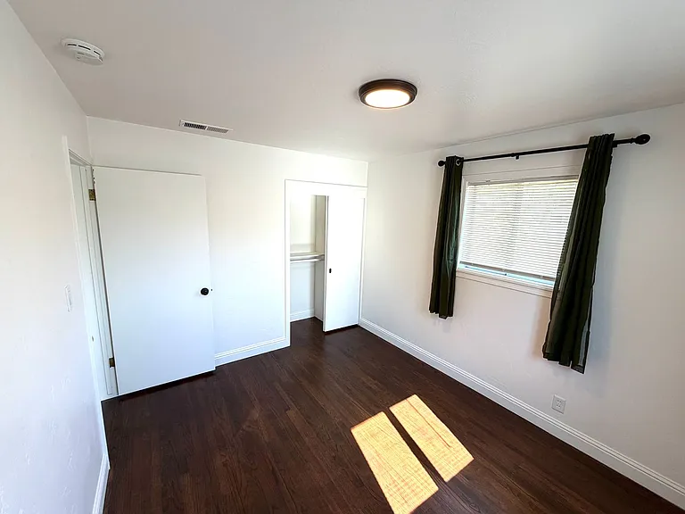 1704 Castle Ct — Photo 16