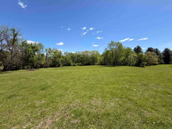 104 Lost Ln, Savanna, IL 61074