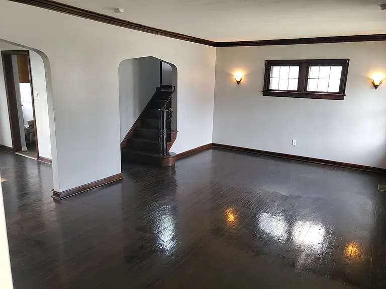 19450 Monterey Ave — Photo 4