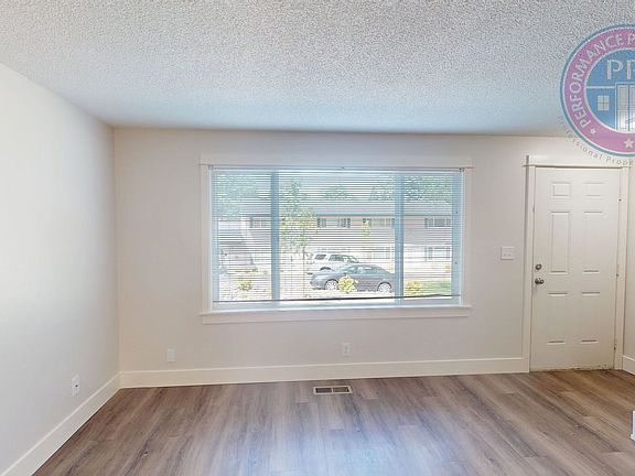 3rd image of 3595 Cedaroak Dr #116