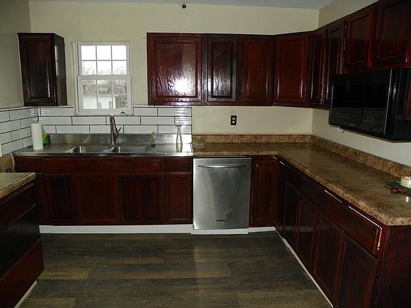 5th image of 122 E 10th St Lot 44