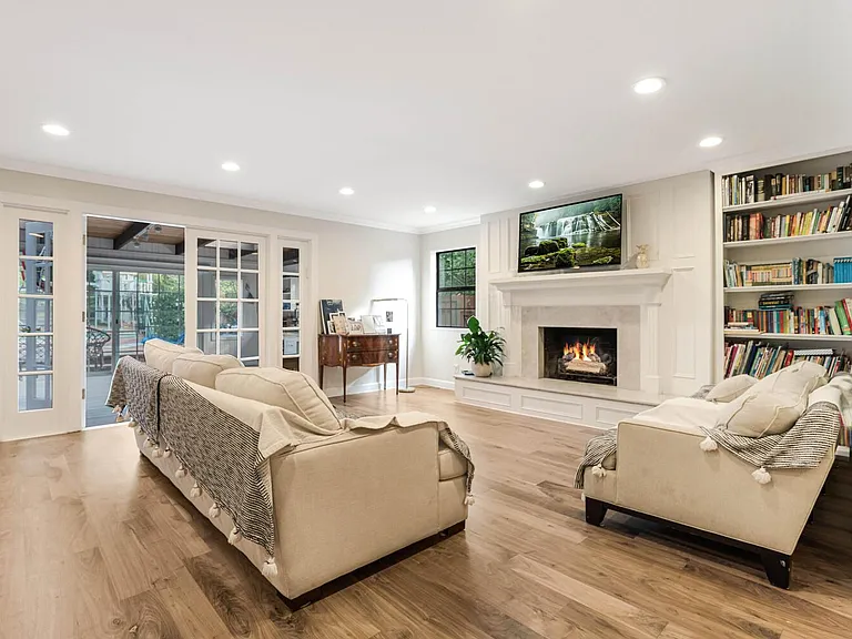 4415 Conchita Way — Photo 4
