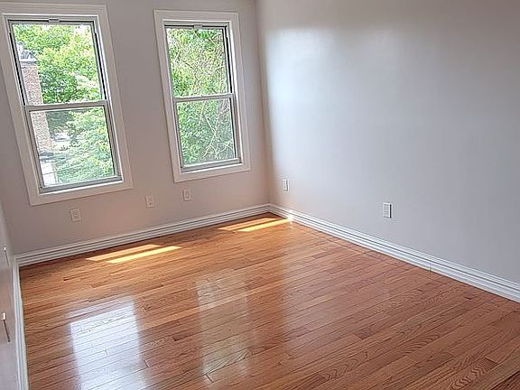3rd image of 150 Somers St