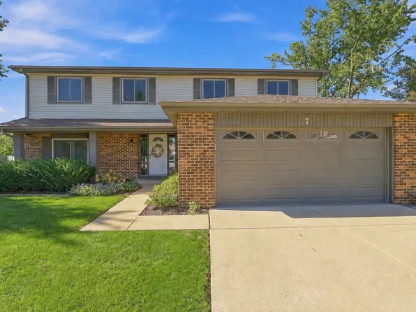 7 Pheasant Ct, Woodridge, IL 60517