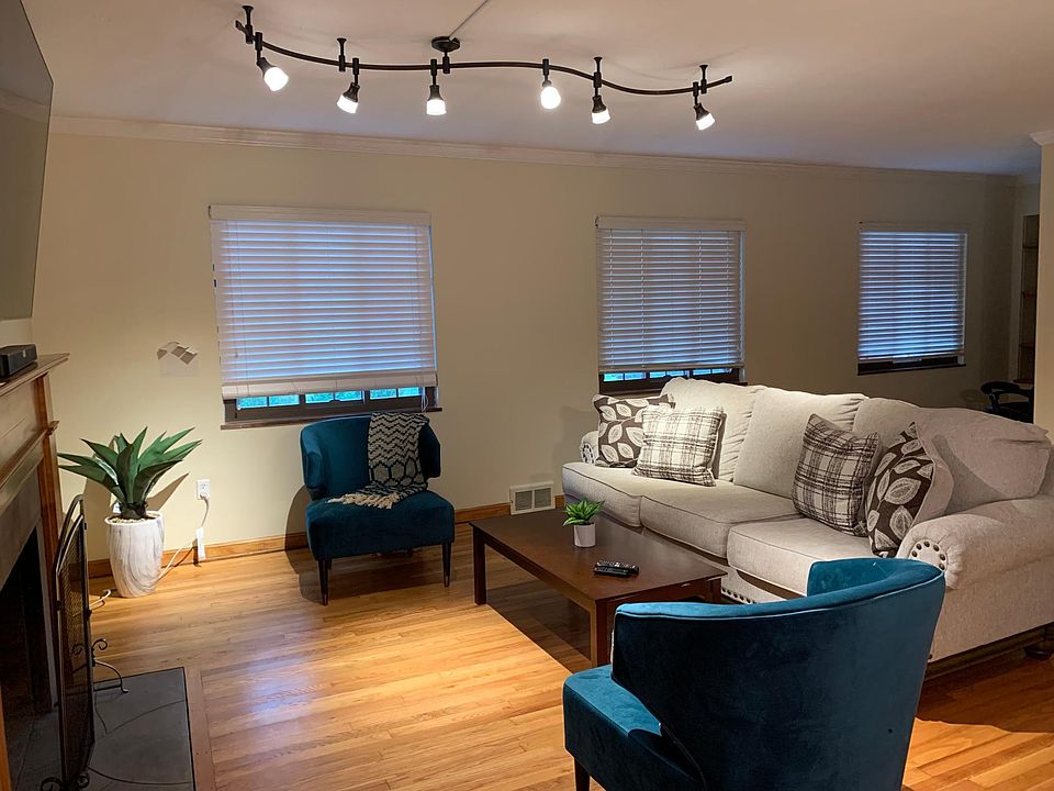 Cozy Living Room Space