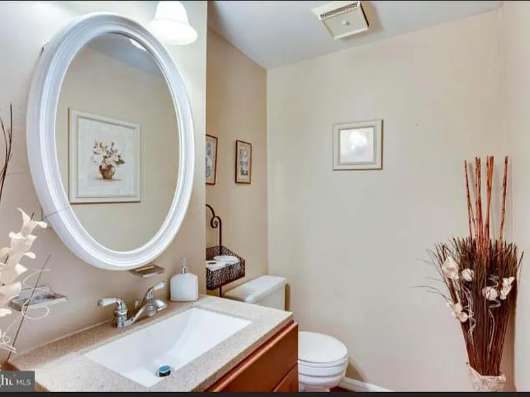 8723 Ridge Hollow Ct — Photo 23