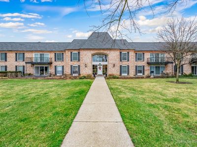 144 Carriage Way Dr APT 27C, Burr Ridge, IL, 60527