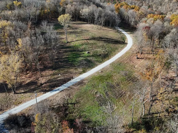 2090 Wild Cherry Dr, Lewisburg, TN 37091