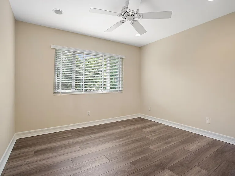 1672 Wellington Pl — Photo 26