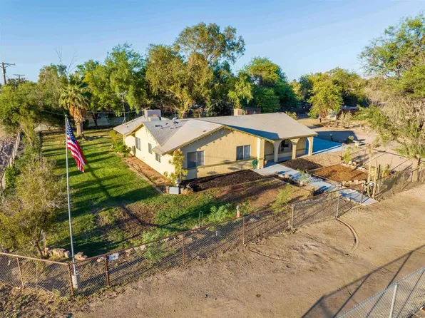 74A E Villa Rd, El Centro, CA 92243