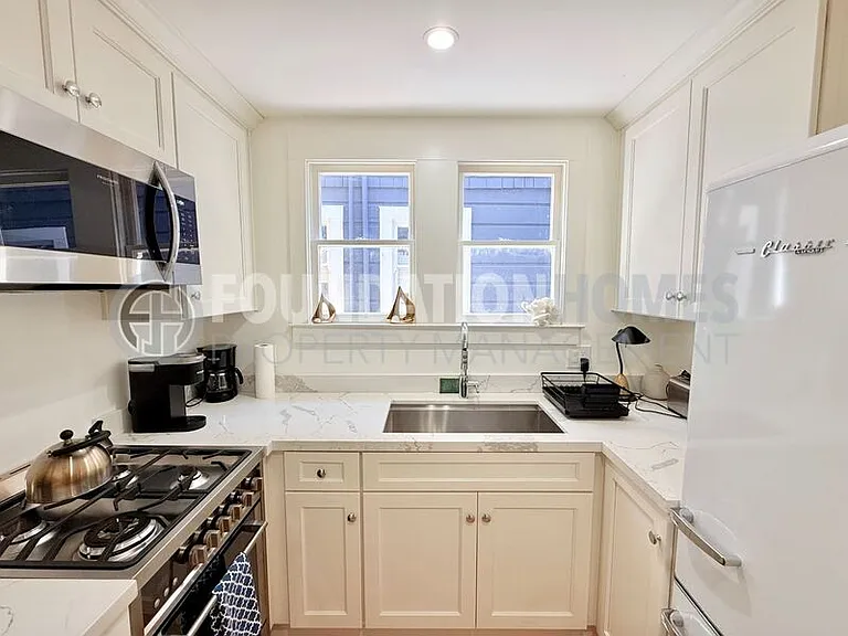 14 Princess St #2 — Photo 2