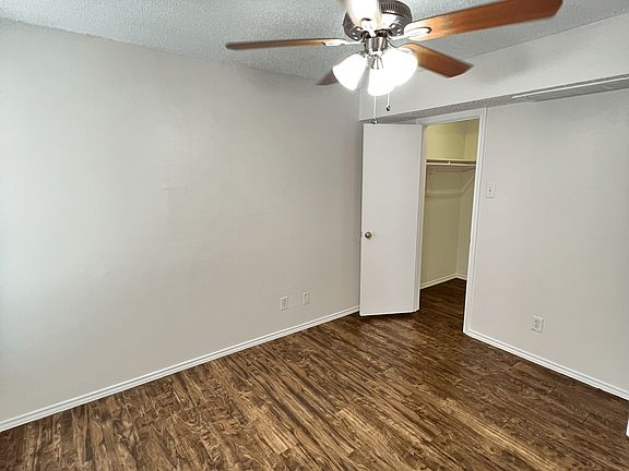 3rd image of 9520 Royal Ln APT 324