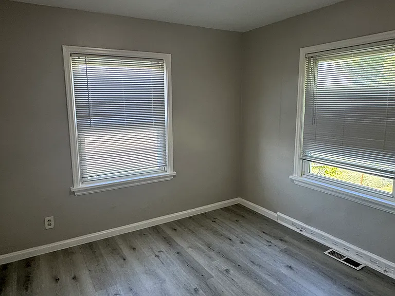 60 Chateau Dr — Photo 5