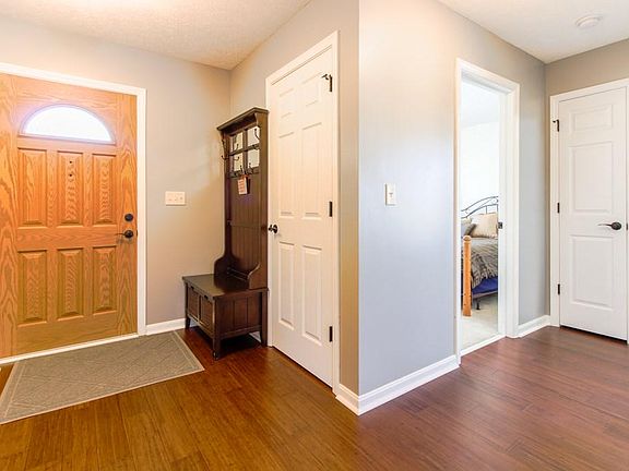 2nd image of 720 Lindaire Ln