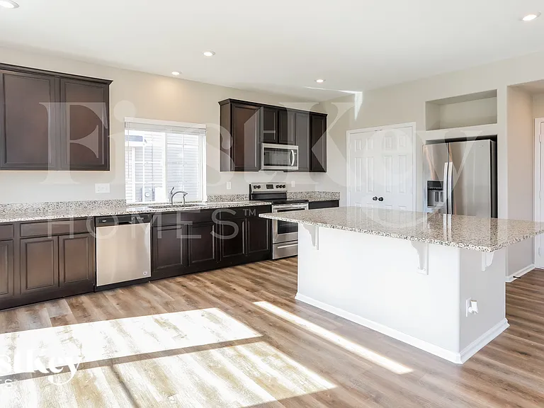 26022 E Archer Dr — Photo 6