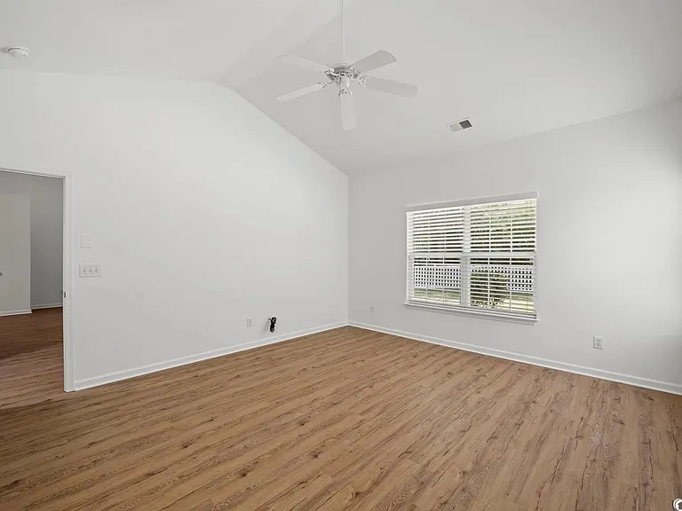 409 Oxner Ct — Photo 13