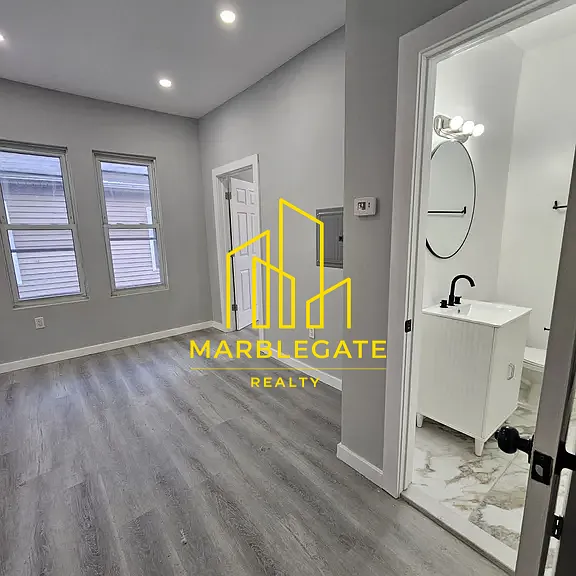 352 S 10th St #22 — Photo 9
