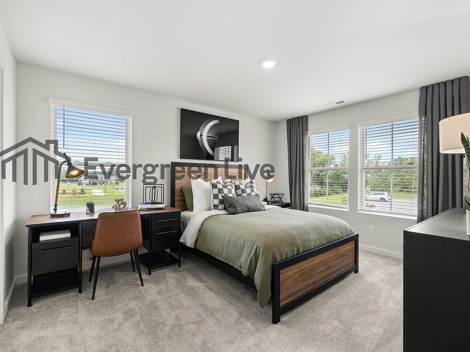 5 bed, 4.5 bath, 3078 sqft, $3,045 — Photo 4