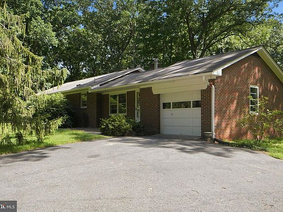 2nd image of 3760 Jennings Chapel Rd