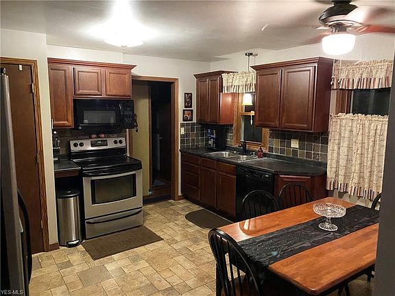 4th image of 2680 Somia Dr