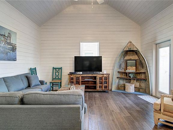 4th image of 2212 State Highway 361 Unit 210