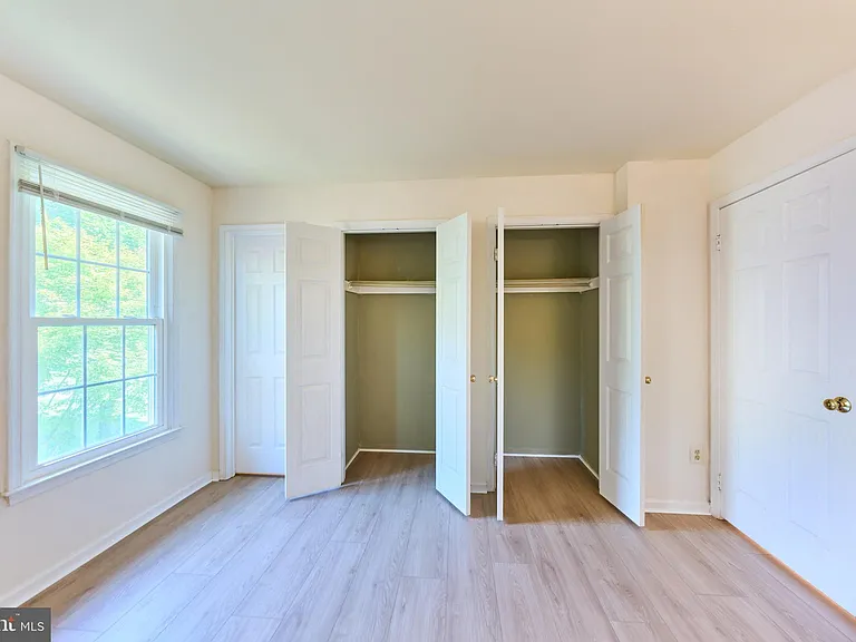 8508 Silverdale Rd — Photo 35