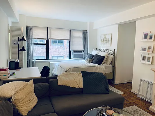 Rented by R New York | media 42