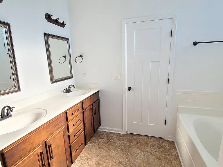 982 Dwight Eisenhower Way — Photo 19