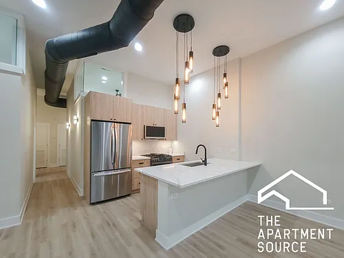 3830 N Southport Ave #1 Photo 1