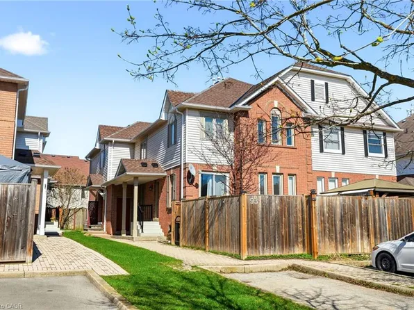 95 Thornlodge Dr, Hamilton, ON L8B 0L9