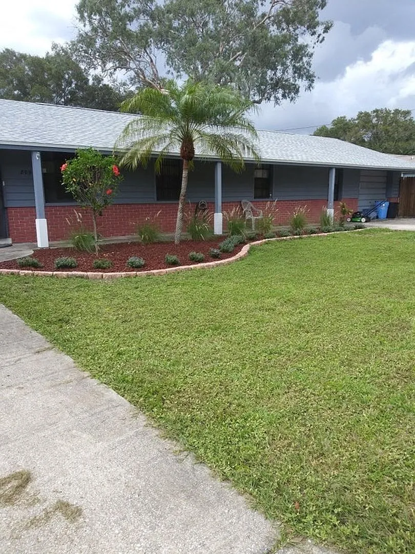 Spacious 4BR House in Pinellas Park — Photo 1